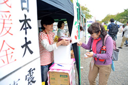 今回も東日本大震災義援金募金を行いました。